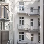 Old Town Apartmens - B33